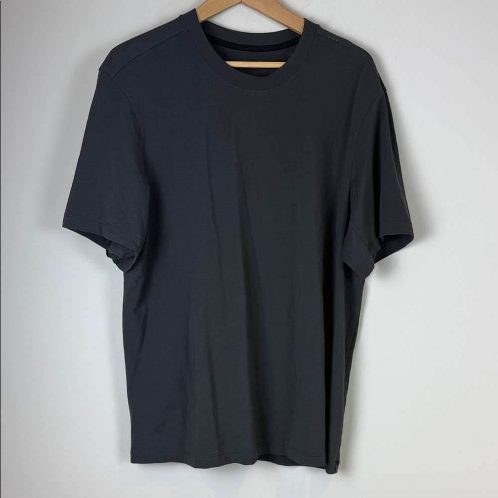 Lululemon Classic Athletic Dark Grey Men's T-Shirt Medium